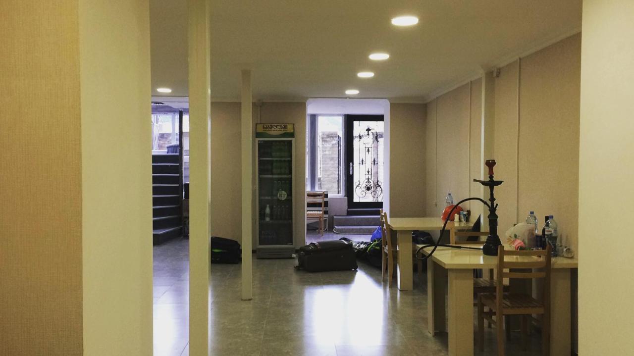 Blossom Hostel Updated ! Обновлено !!! City Center! Perfect Order!!! Snow-White Bed Linen!!! Идеальный Порядок!!! Белоснежное Постельное Белье!!! Центр Города !!! Tbilisi Exteriör bild