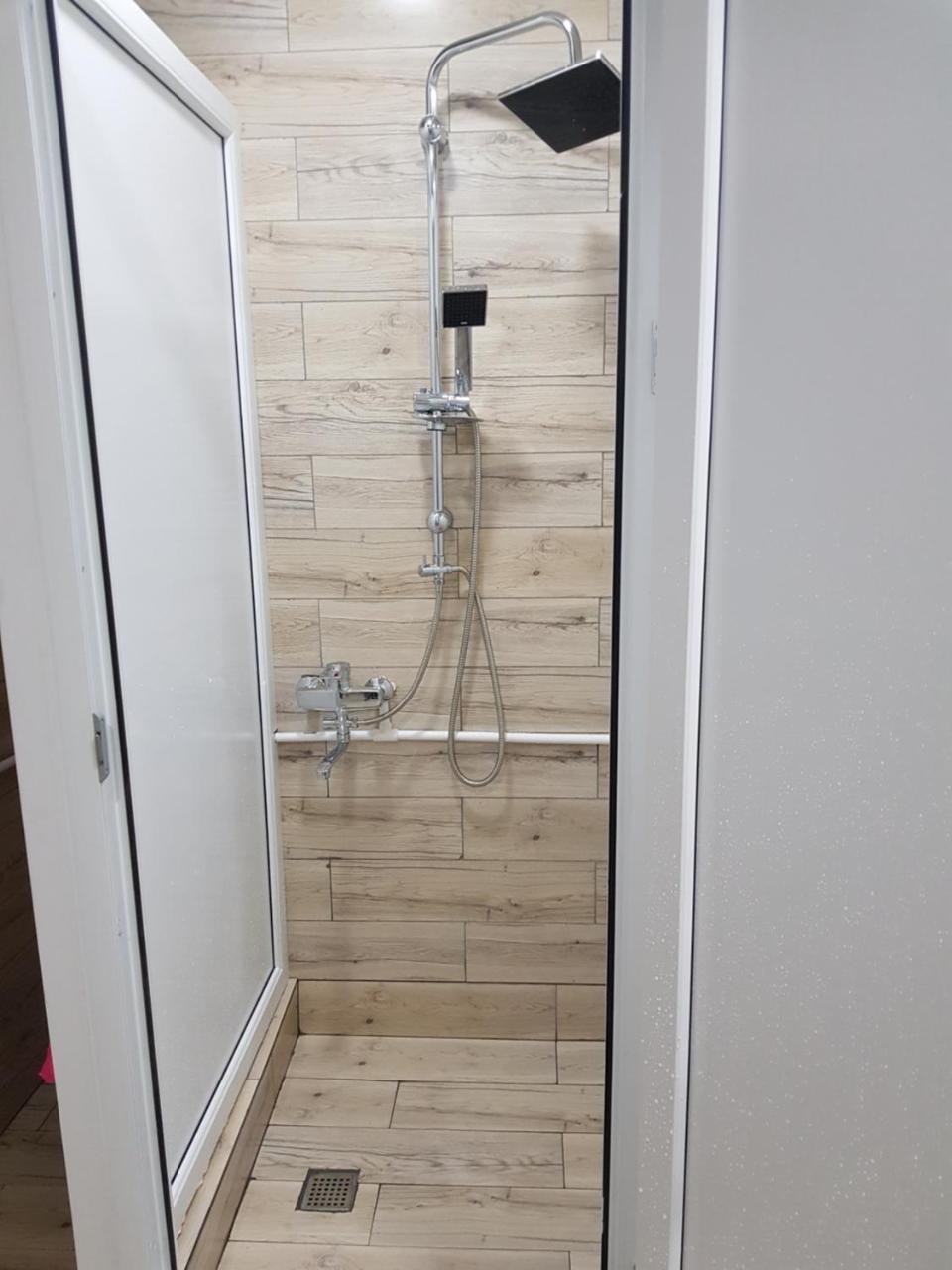Blossom Hostel Updated ! Обновлено !!! City Center! Perfect Order!!! Snow-White Bed Linen!!! Идеальный Порядок!!! Белоснежное Постельное Белье!!! Центр Города !!! Tbilisi Exteriör bild