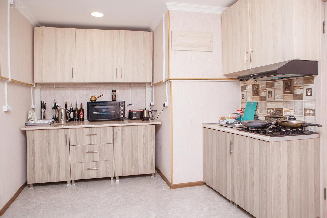 Blossom Hostel Updated ! Обновлено !!! City Center! Perfect Order!!! Snow-White Bed Linen!!! Идеальный Порядок!!! Белоснежное Постельное Белье!!! Центр Города !!! Tbilisi Exteriör bild