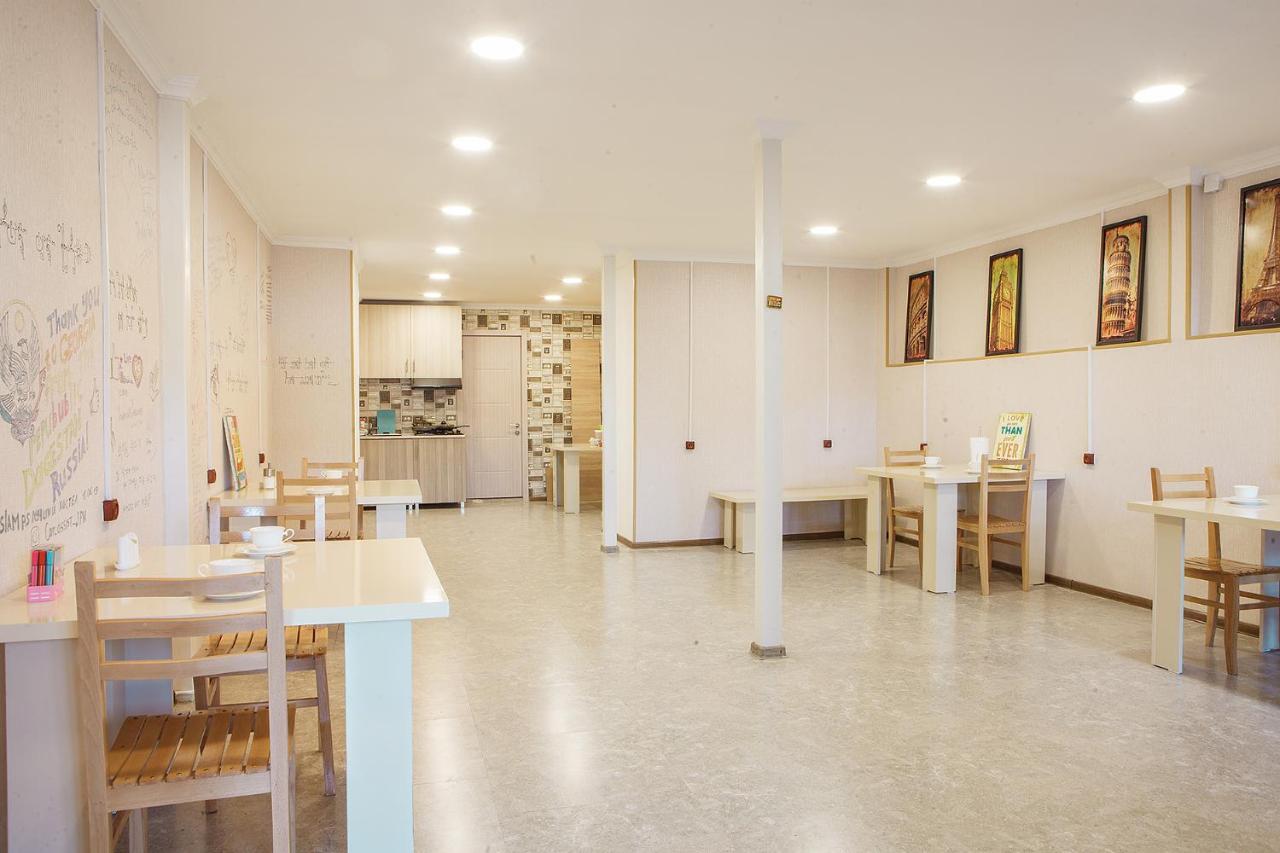 Blossom Hostel Updated ! Обновлено !!! City Center! Perfect Order!!! Snow-White Bed Linen!!! Идеальный Порядок!!! Белоснежное Постельное Белье!!! Центр Города !!! Tbilisi Exteriör bild
