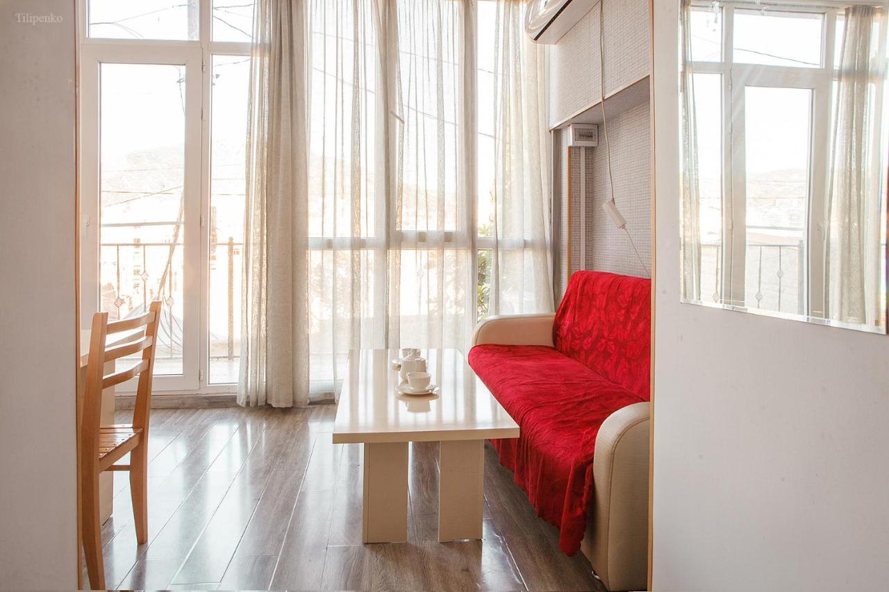 Blossom Hostel Updated ! Обновлено !!! City Center! Perfect Order!!! Snow-White Bed Linen!!! Идеальный Порядок!!! Белоснежное Постельное Белье!!! Центр Города !!! Tbilisi Exteriör bild